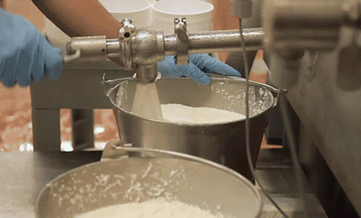 冰淇淋工厂大探秘：“雪人”的“脸”是怎么做出来的？(2)