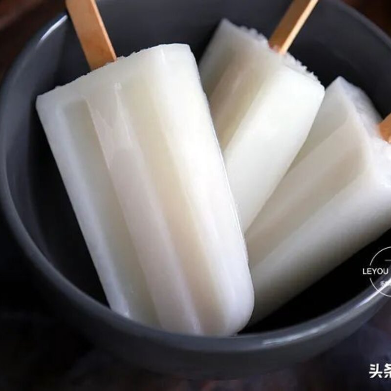 小时候常吃的老冰棍，在家做很简单，用牛奶、糖、糯米粉就可以做,想吃可以学(1)