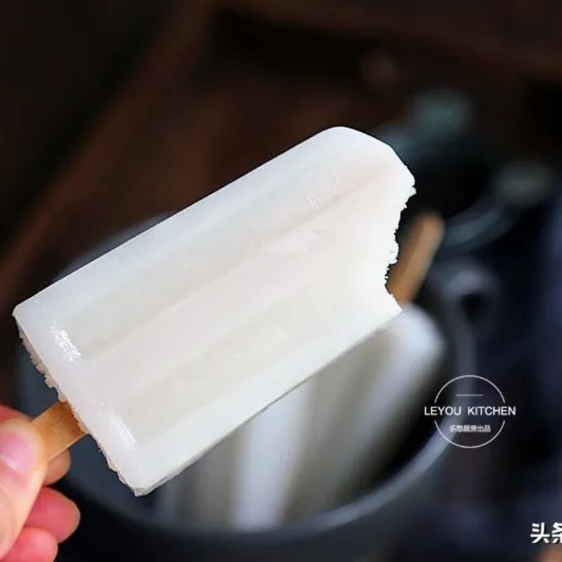 小时候常吃的老冰棍，在家做很简单，用牛奶、糖、糯米粉就可以做,想吃可以学(4)