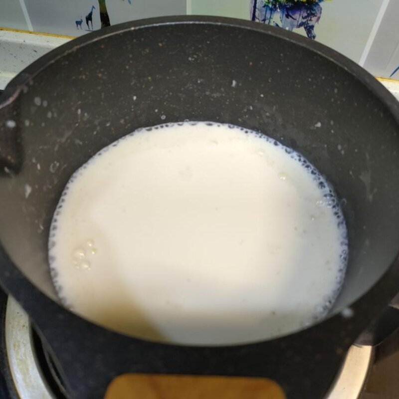 小布丁雪糕的做法（把牛奶倒进锅里几步就能做出香甜松软）(4)