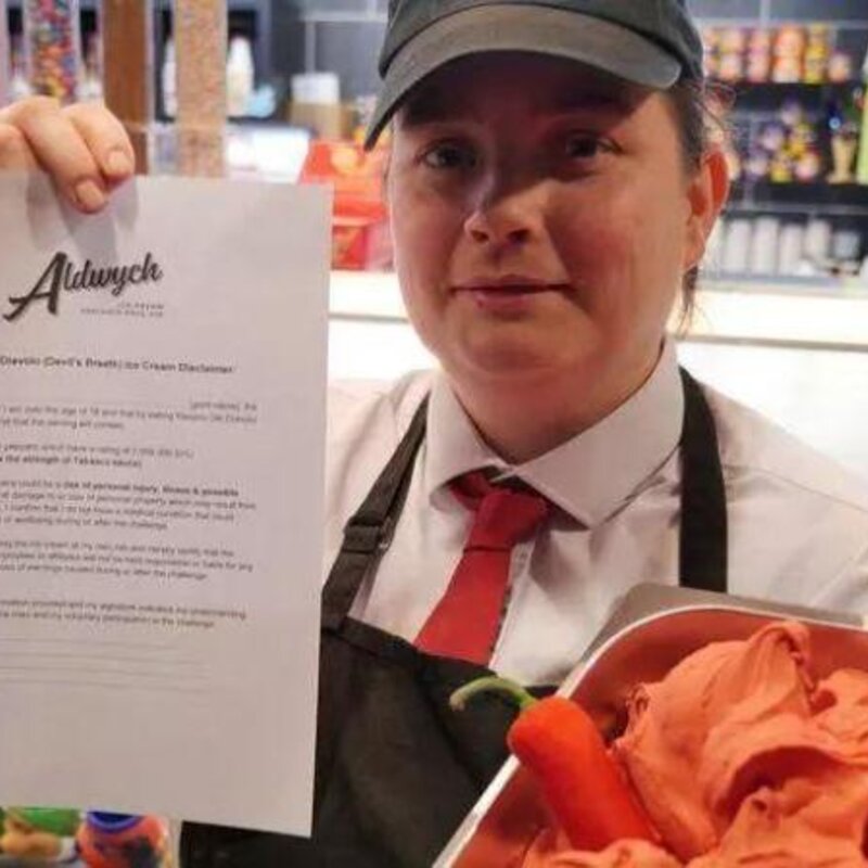 世界上最危险的冰淇淋是什么（买前要签免责声明）(1)