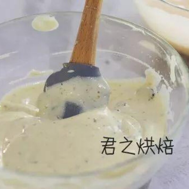 冰淇淋蛋糕的制作流程（家庭简易慕斯蛋糕简单又好吃做法）(12)