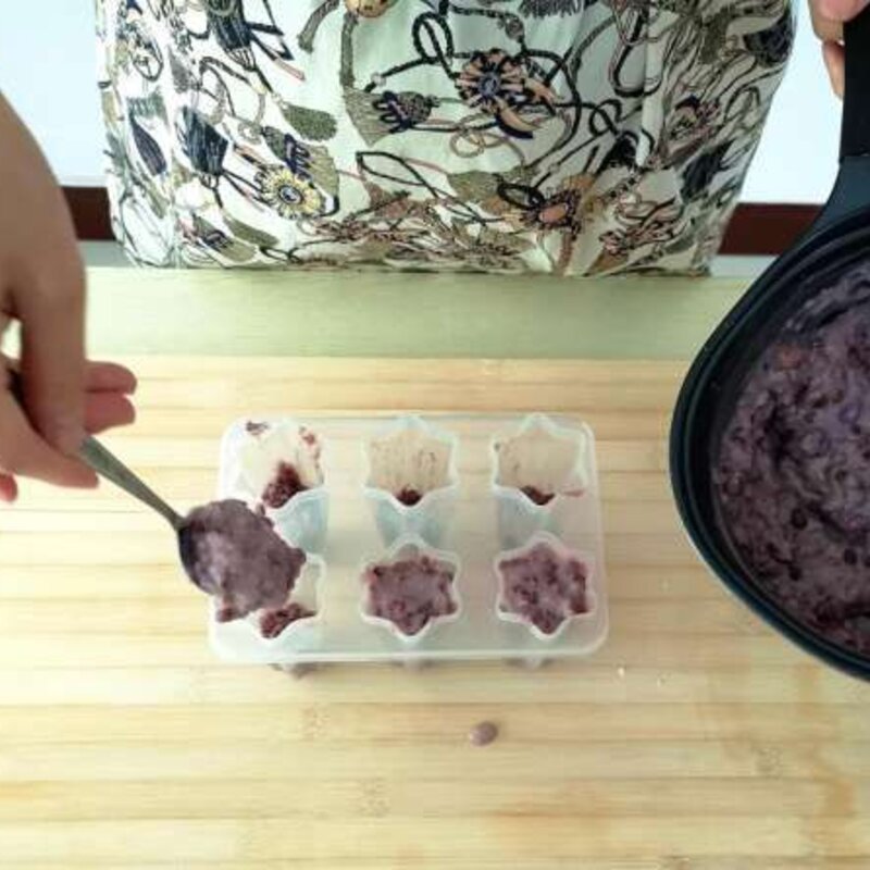 红豆牛奶雪糕制作方法（教你一碗红豆一袋牛奶家自制雪糕）(9)
