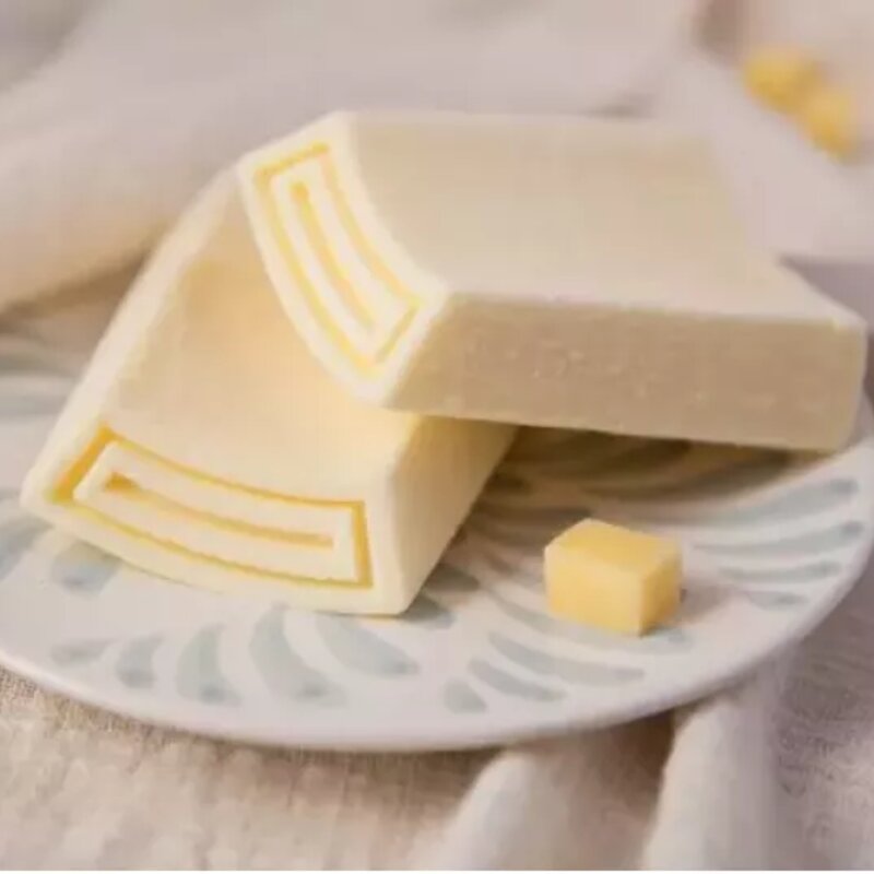 被骂惨的钟薛高，为何还被年轻人抢购一空？(10)